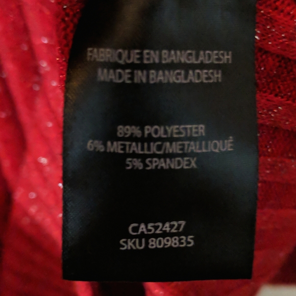 3/$20✨ Lily Morgan Sparkly Red Cut-Out Long Sleeve Top, size small - Picture 4 of 4